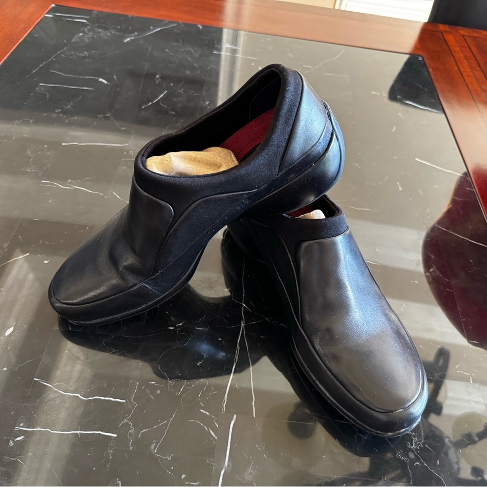 New Women’s Merrill Black Spire leather shoes size 8 1/2